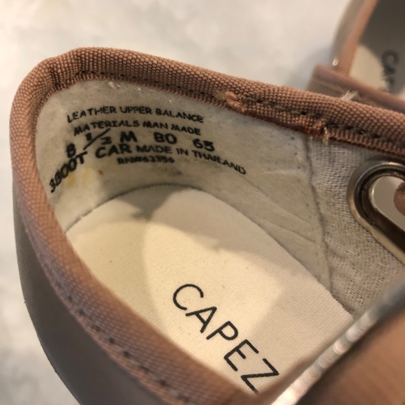 Capezio 3800 Girls Tap Shoes, Caramel, Size 8.5M - Picture 2 of 4
